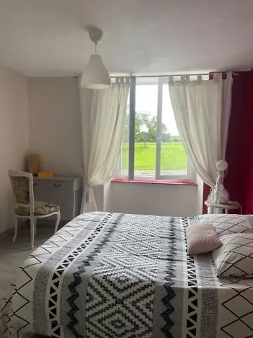 Bed & Breakfast Chambre D'Hotes La Haie Roz-Landrieux