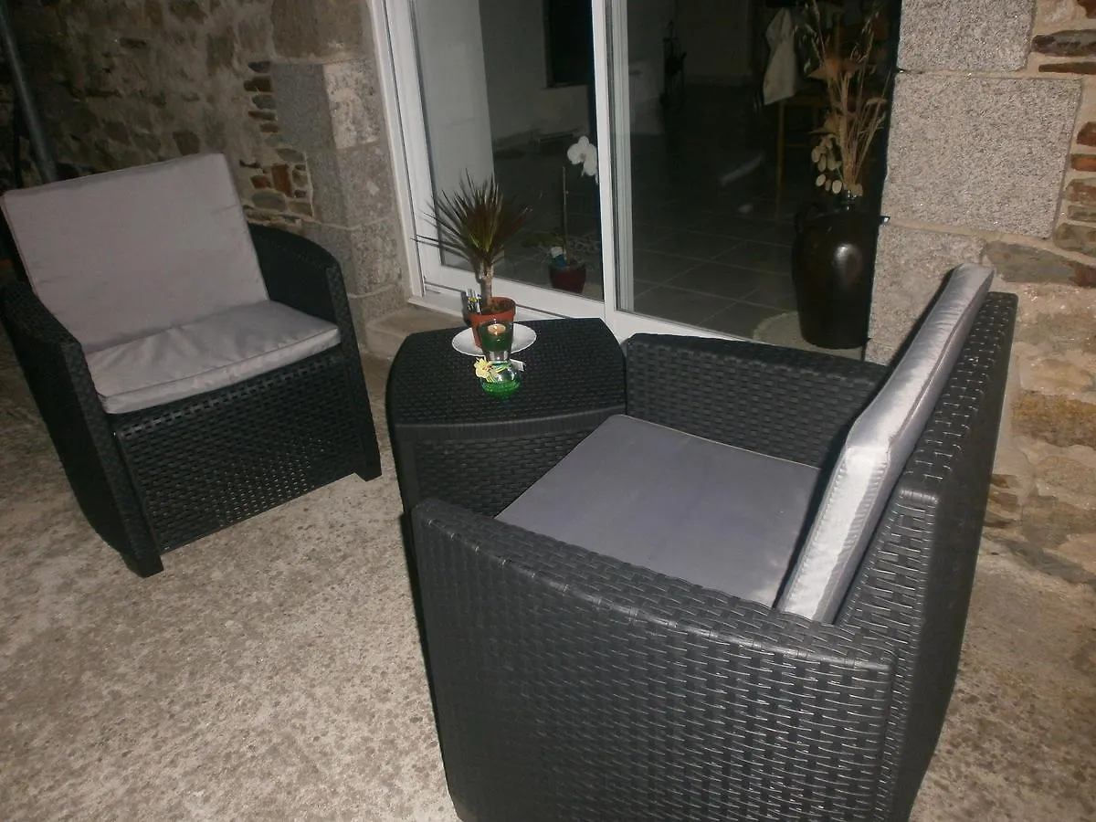 Chambre D'Hotes La Haie Roz-Landrieux 0*,  Francia